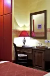 Country Club Hotel & Suites