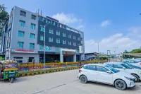 Max Hotels Prayagraj - parking