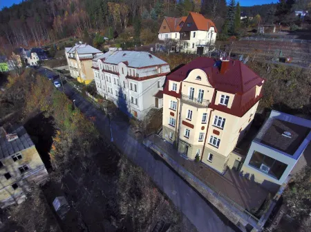 APARTMÁNY Adam Отели в г. Karlovy Vary District