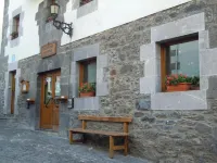 Hostal Musunzar Hotels in 