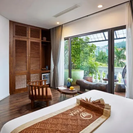 Draha Halong Hotel - Serenity, Charm & Nature Отели рядом с достопримечательностью «Гора Бай Тхо»
