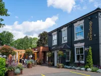 The Dewdrop Inn Hotels in Worcester