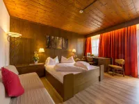 Hotel Weisses Lamm Hotels in Monguelfo