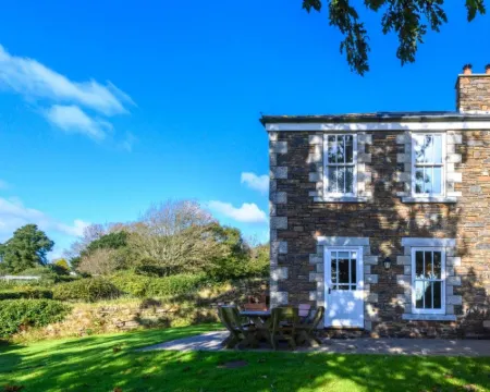 Green Acres Cottages Hotels in Par