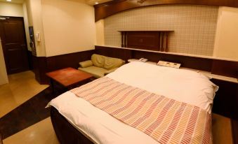 5. Hotel Fi..