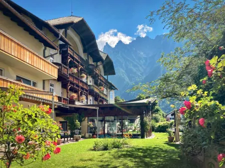 Post-Hotel Отели в г. Миттенвальд