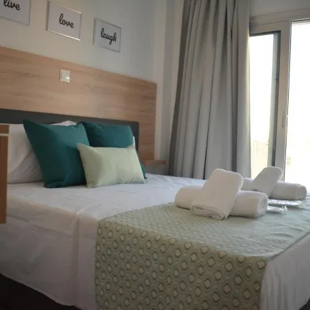 Green Bay Suites