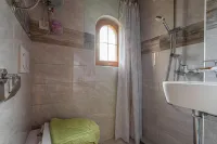 Rudnica山丘小屋，帶私人花園 - Wi-Fi