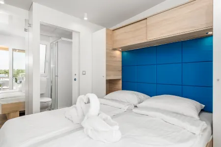 Mobile Homes Camping Omišalj