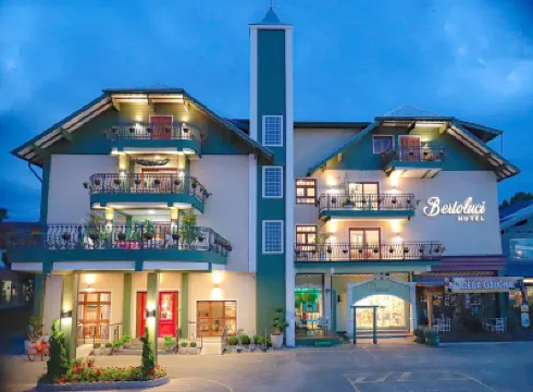 貝託魯奇酒店 鄰近蠟像館的酒店