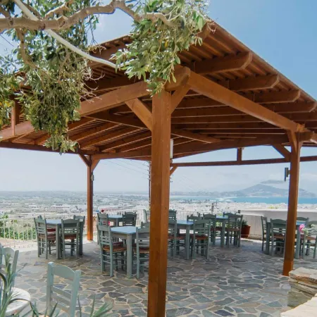 Petros Studios & Suites