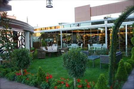 Ankawa Royal Hotel & Spa Отели рядом с достопримечательностью «Крепость "Эрбиль"»