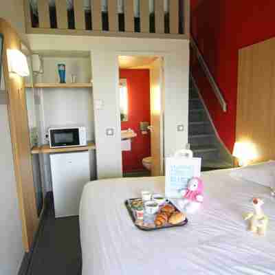 Kyriad Direct Poitiers - Gare du Futuroscope Rooms