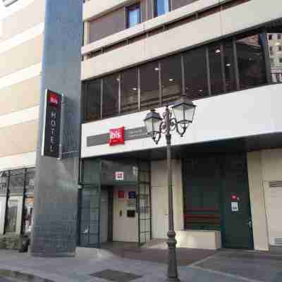 Hôtel ibis Paris Pont de Suresnes Hotel Exterior