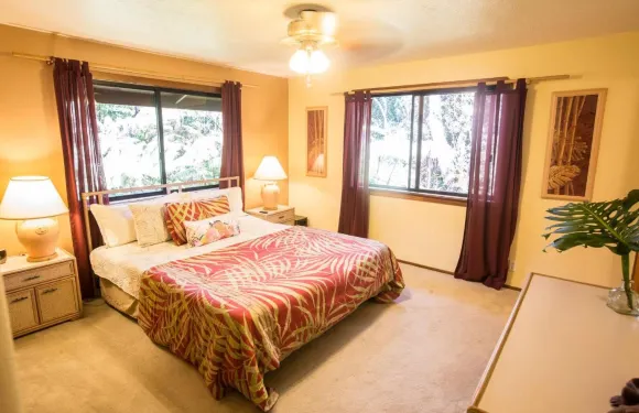 哈爾冒納羅亞島上層度假屋