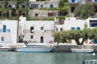 Τhe White Houses Hotels near Makrigialos Beach