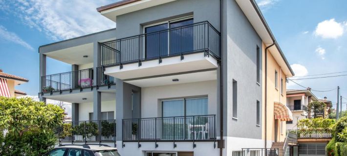 Camere da Mirella Hotels in Lazise