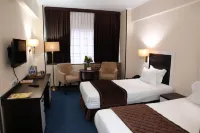 Le Grande Plaza Hotel