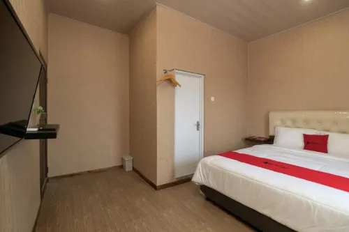 RedDoorz @ Jalan Srikandi Pekanbaru Hotels in Tampan