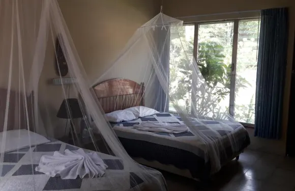 蒂卡爾旅館酒店