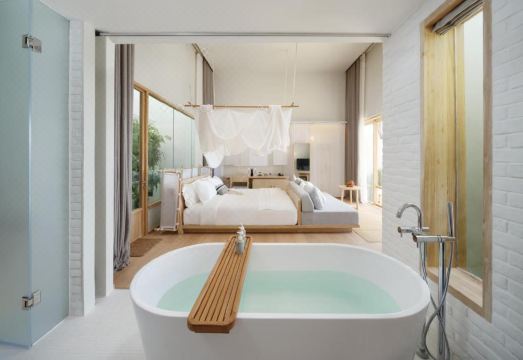 방 파인 사라 객실