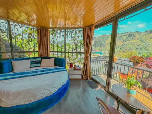 Plum Homestay Hotels in Pa Vi
