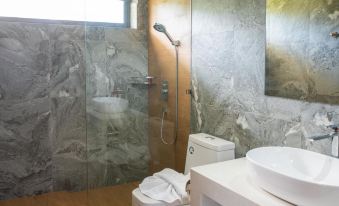 BLUE BUTTERFLY Luxury Pool Villa 5 Bedrooms