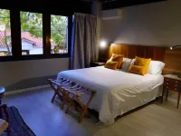 718 Rufino Petit Hotel Hotels near Parque General San Martin