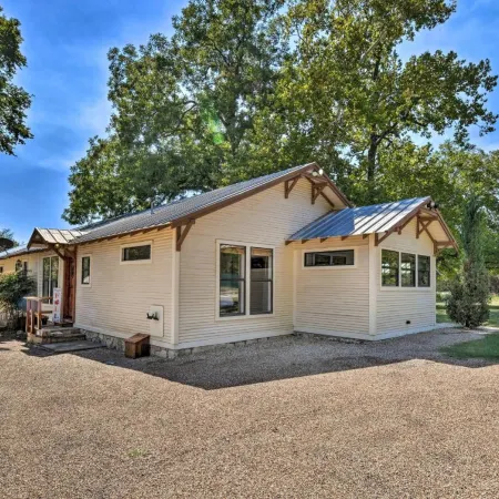 Spacious Glen Rose Home on Paluxy Riverfront