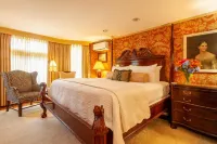 Ivy Lodge