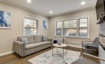 2 Mi to Midtown: Chic Apartment in Atlanta!