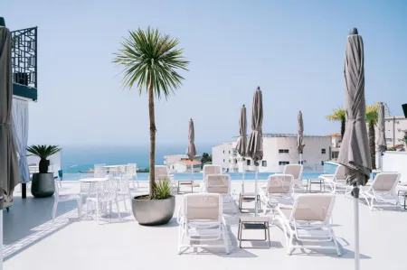 Padam Hotel & Spa Отели в г. Улцинь