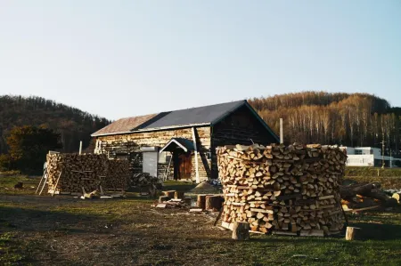 Ronenai Base Отели рядом с достопримечательностью «Seven Stars Tree»