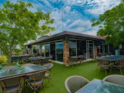 薩莎中轉酒店 尼甘布酒店