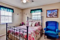 Walk to Shore and Restaurants Surfside Beach Home! - WiFi