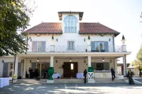 Villa Strampelli Hotels near Spiaggia Libera Castel Porziano - Cancello 4