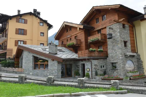 Hotel Maison Saint Jean Hotels in Courmayeur