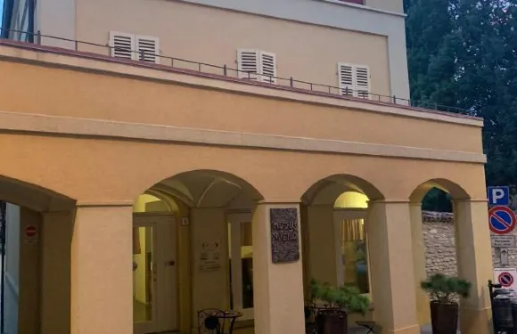 摩多斯衞温蒂E室休閑酒店