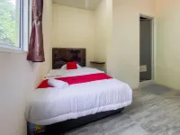 RedDoorz @ Cikitsu Batam Hotels in Sagulung