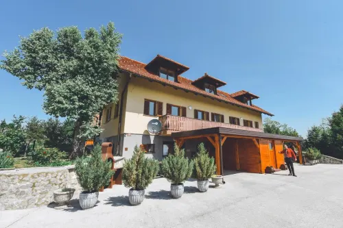 Apartments Jernej with Onsite Wellness Hôtels à : Municipality of Krsko