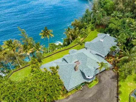 Hamakua Hotel Отели в г. Хоному