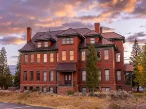 Fantastic Stylish Loft in Historic Leadville