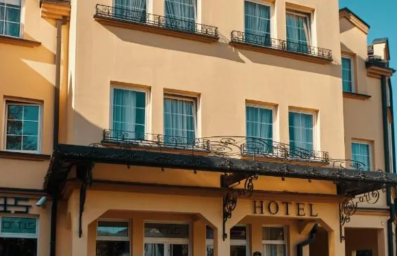 安德里奇卡爾尼酒店