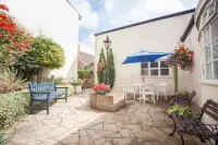 The Walnut Tree Hotel Hotels in Spaxton