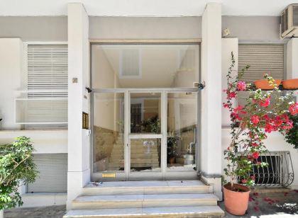 Plaka Elegant Apartment