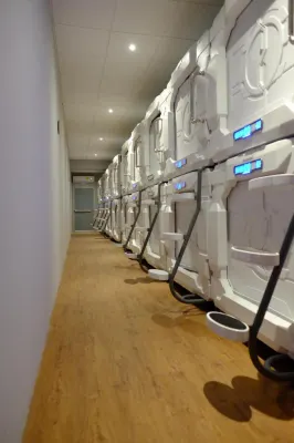 IzZzleep Aeropuerto Terminal 2 Hotel dekat Templo Evangélico Pentecostés "Eben Ezer" MIEPI