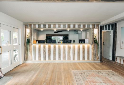 웨이크업 바이런 베이