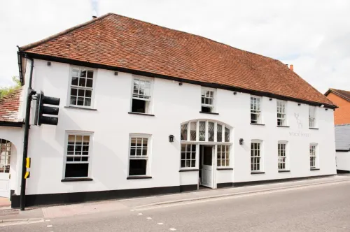 The White Hart, Overton Hotels in Oakley