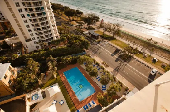 Chateau Beachside Resort Hotels in Surfers Paradise