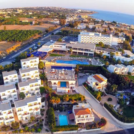 Theo Sunset Bay Hotel